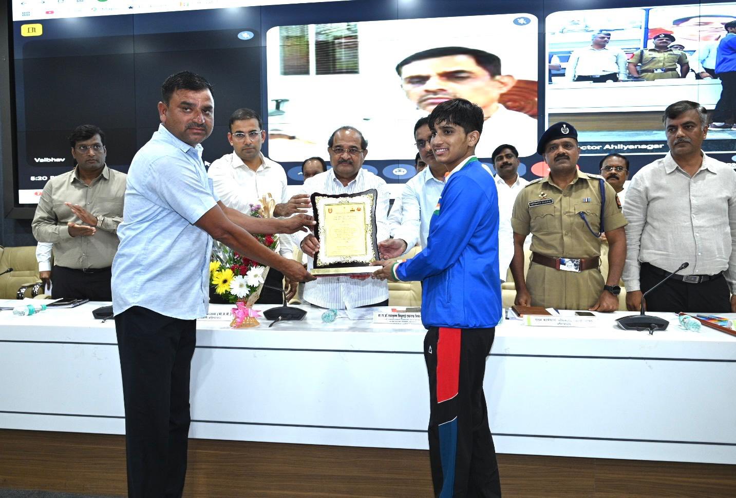 Sports,आंतरराष्ट्रीय ,