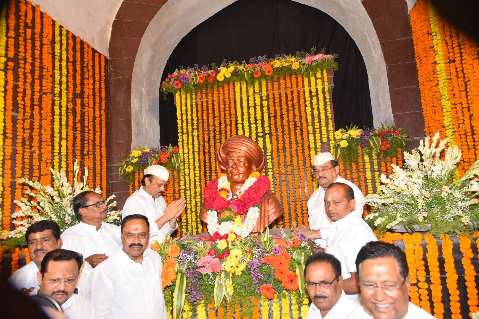 ahilyanagar, महात्मा ज्योतिबा फुले, अजित पवार