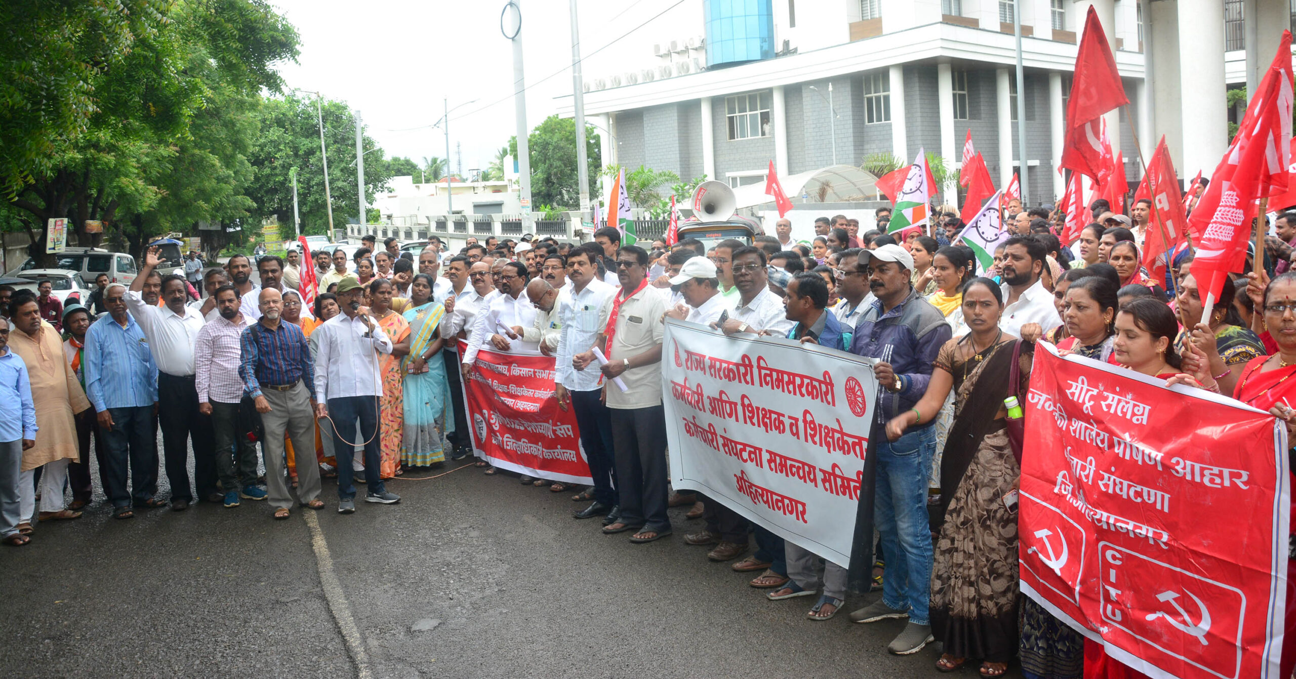 Ahmednagar, जिल्हाधिकारी कार्यालय,