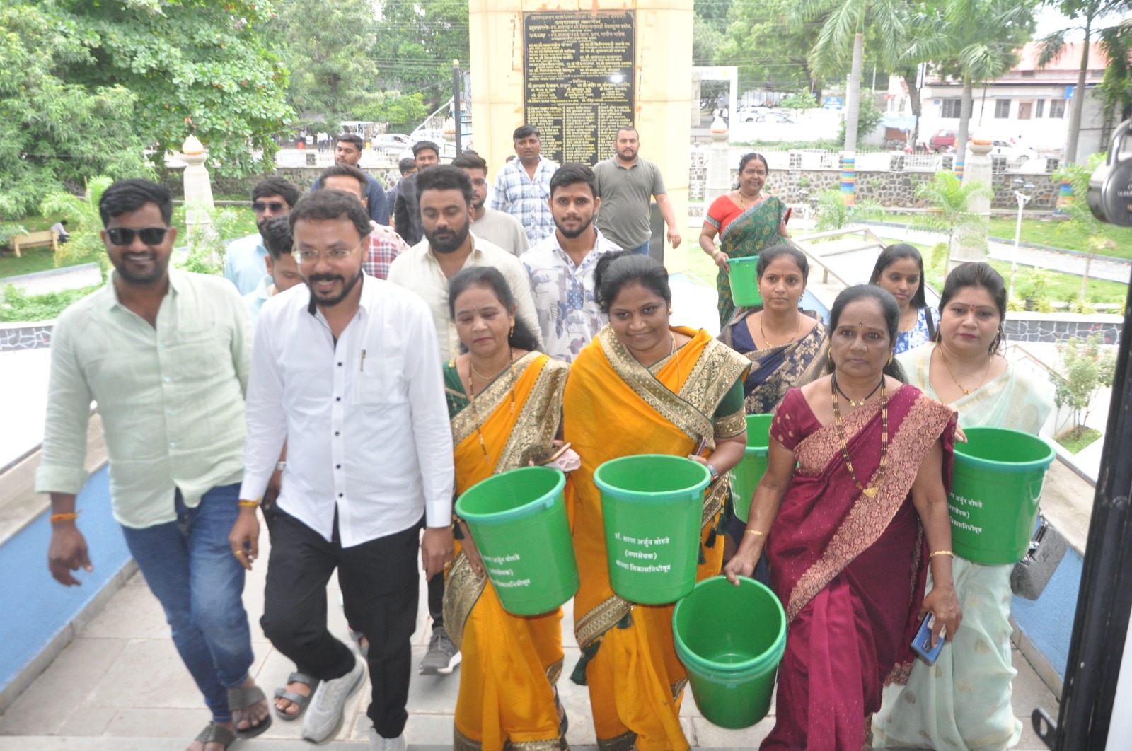Ahilyanagar dustbin morcha, माजी नगरसेवक,